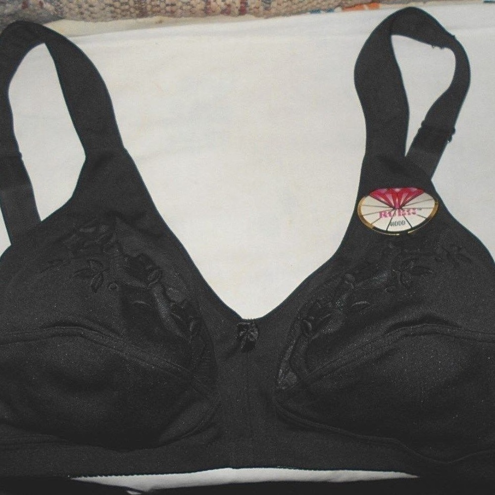 Wide adjustable straps Bra